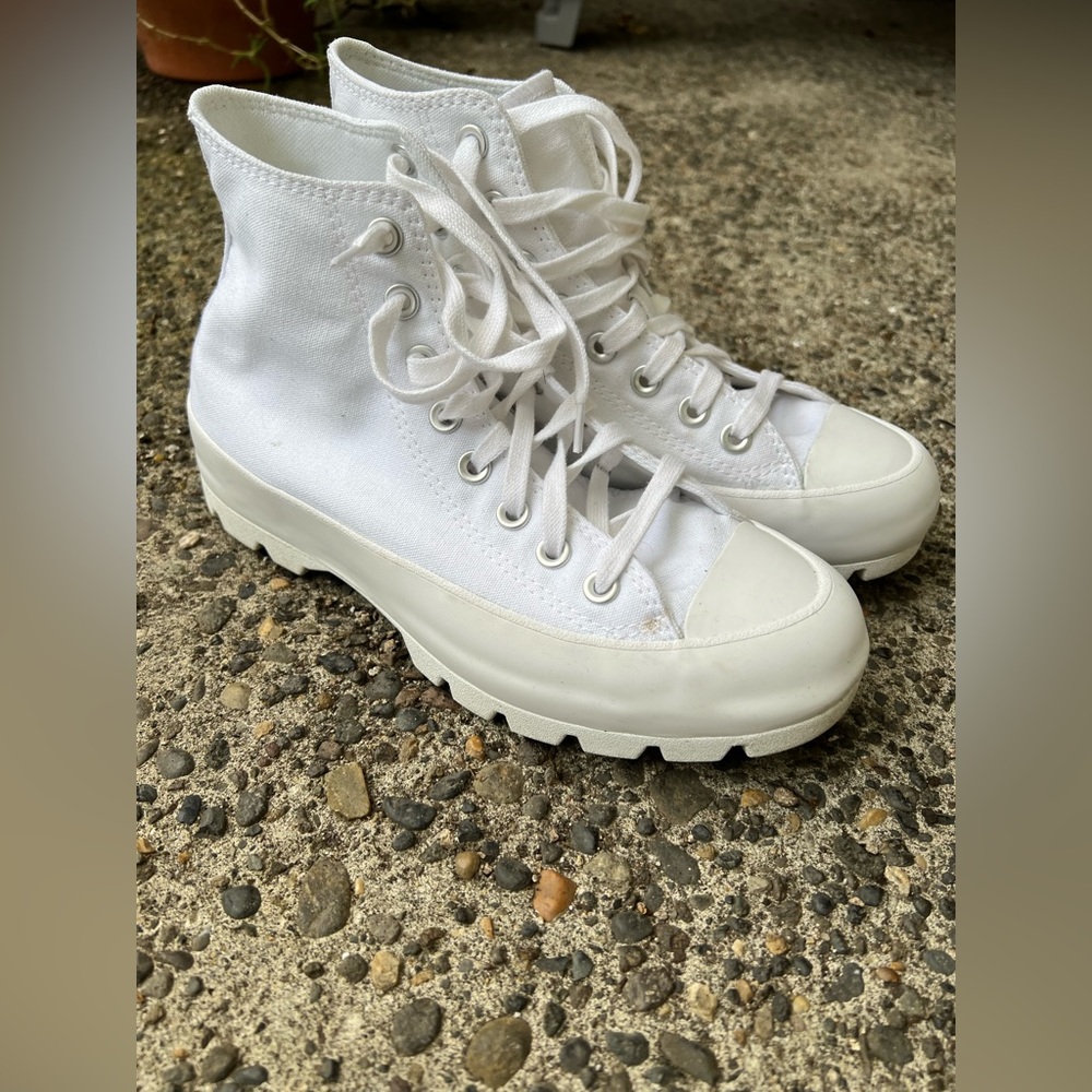 8.5 women’s platform lugged sole white Converse